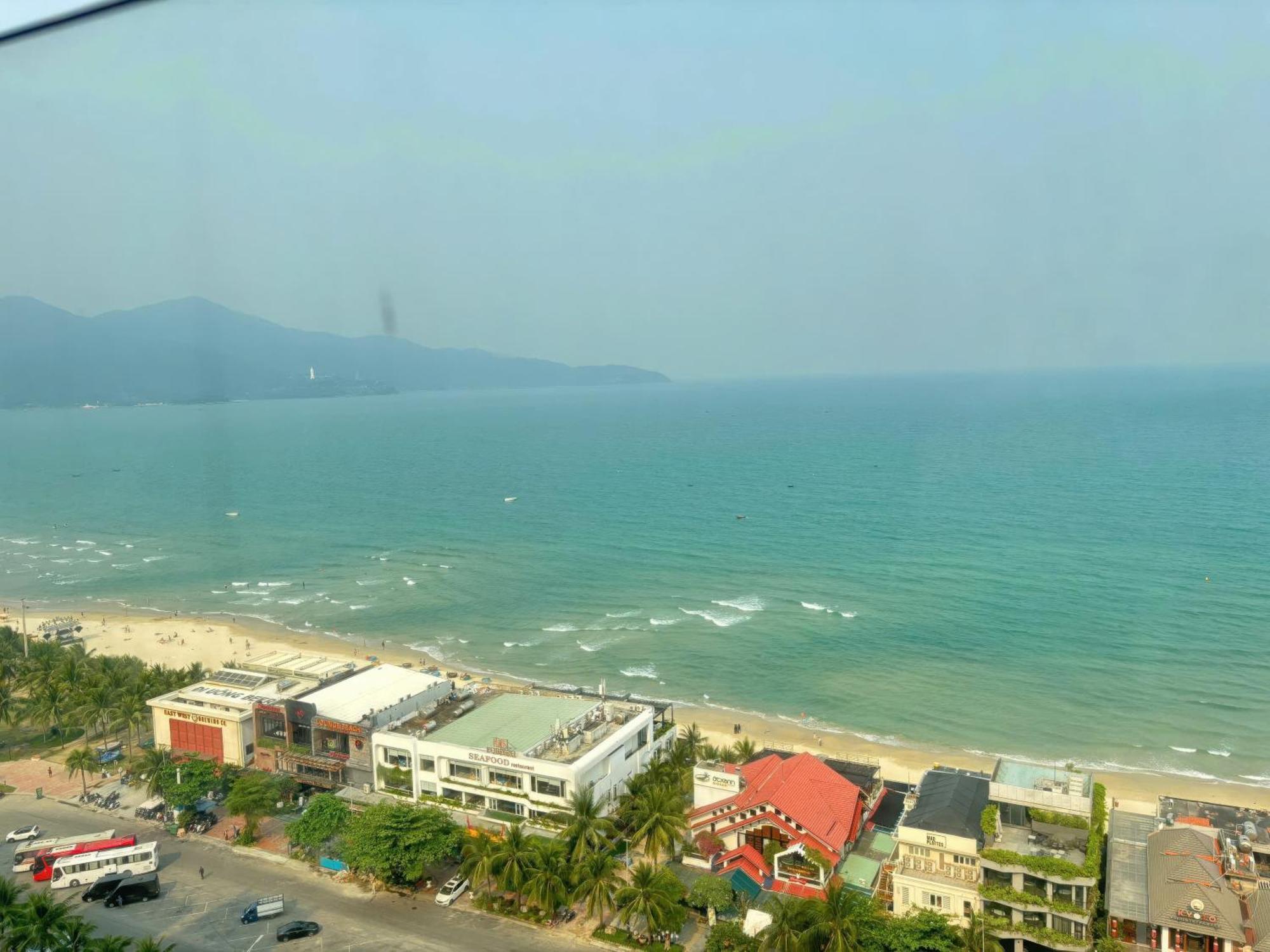 Canvas Danang Beach Hotel Zewnętrze zdjęcie