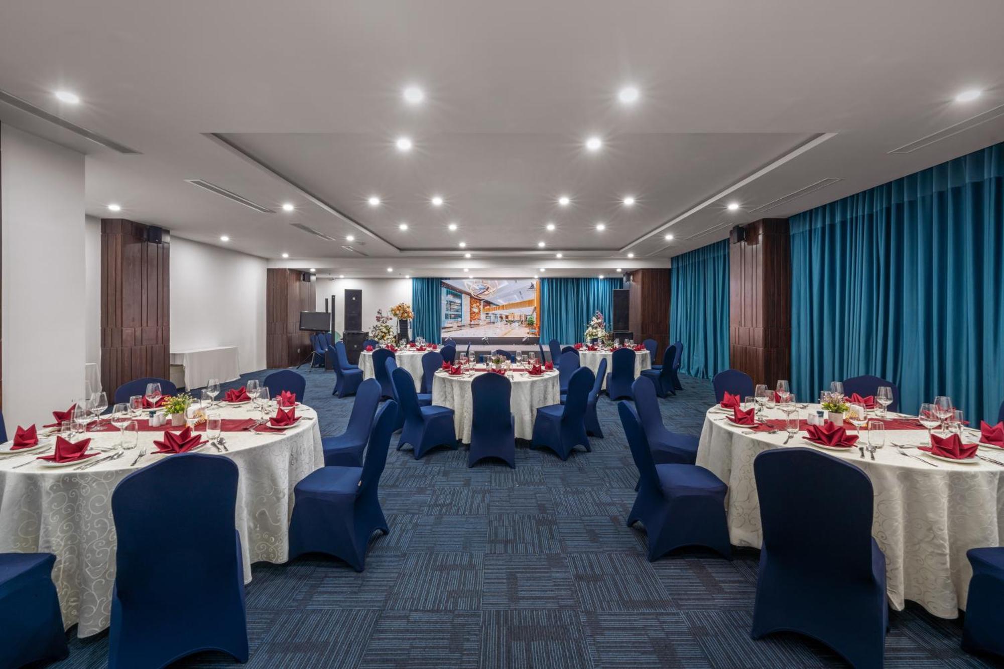 Canvas Danang Beach Hotel Zewnętrze zdjęcie
