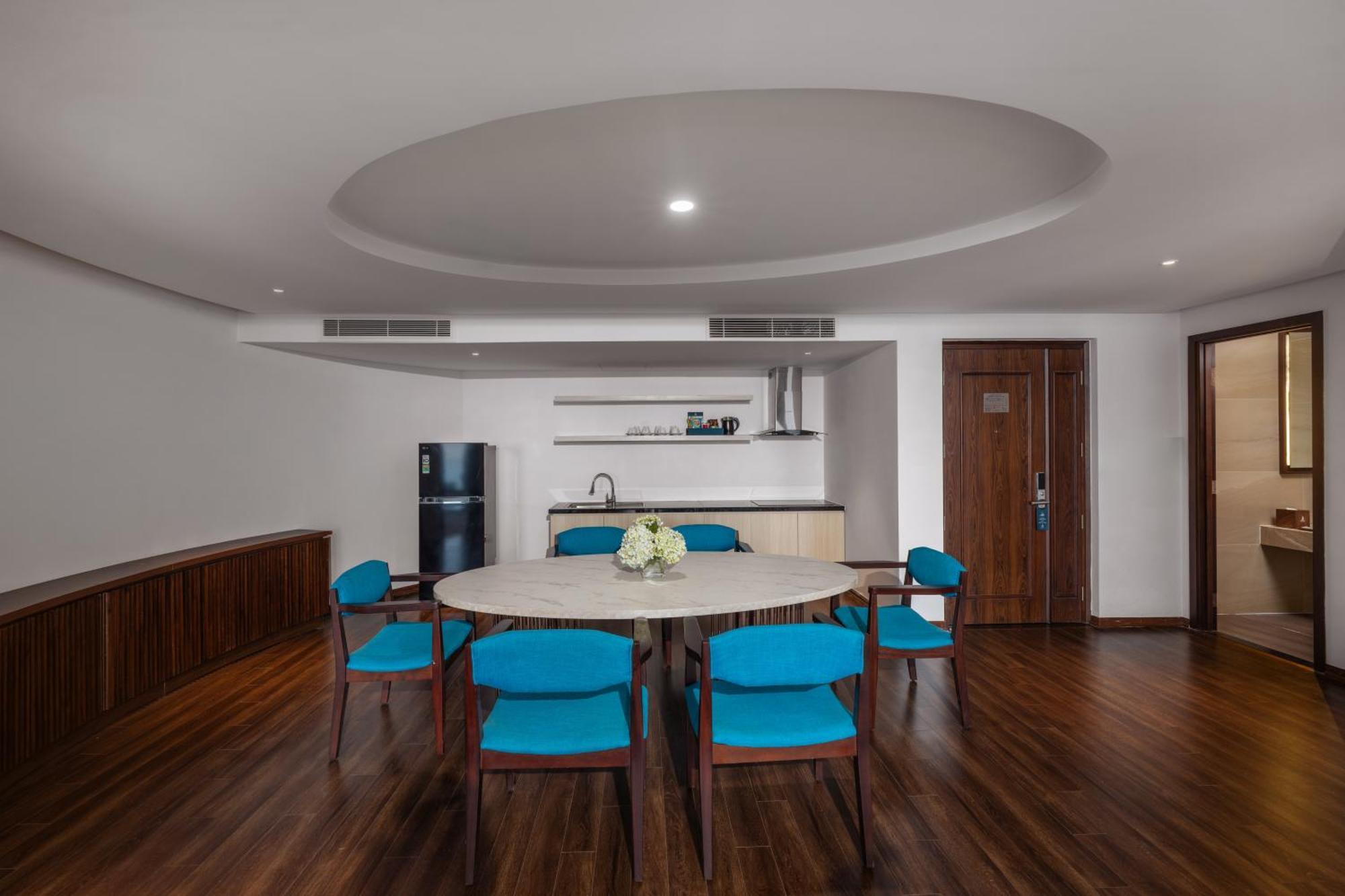 Canvas Danang Beach Hotel Zewnętrze zdjęcie